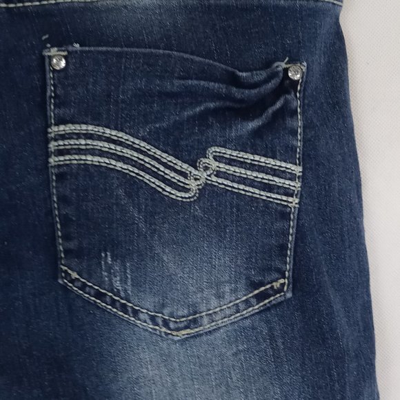 Red Rivet White Washed Ripped Capri's Size 11 - Picture 8 of 11